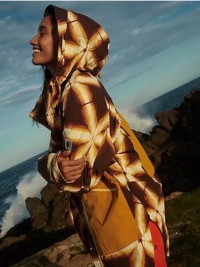 NWT FP Movement by Free People Gold and Brown Shibori Rain Jacket, size medium